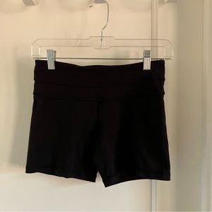 lululemon black yoga shorts